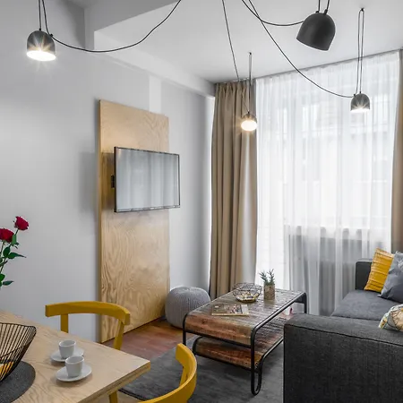 Leaf Apartment *